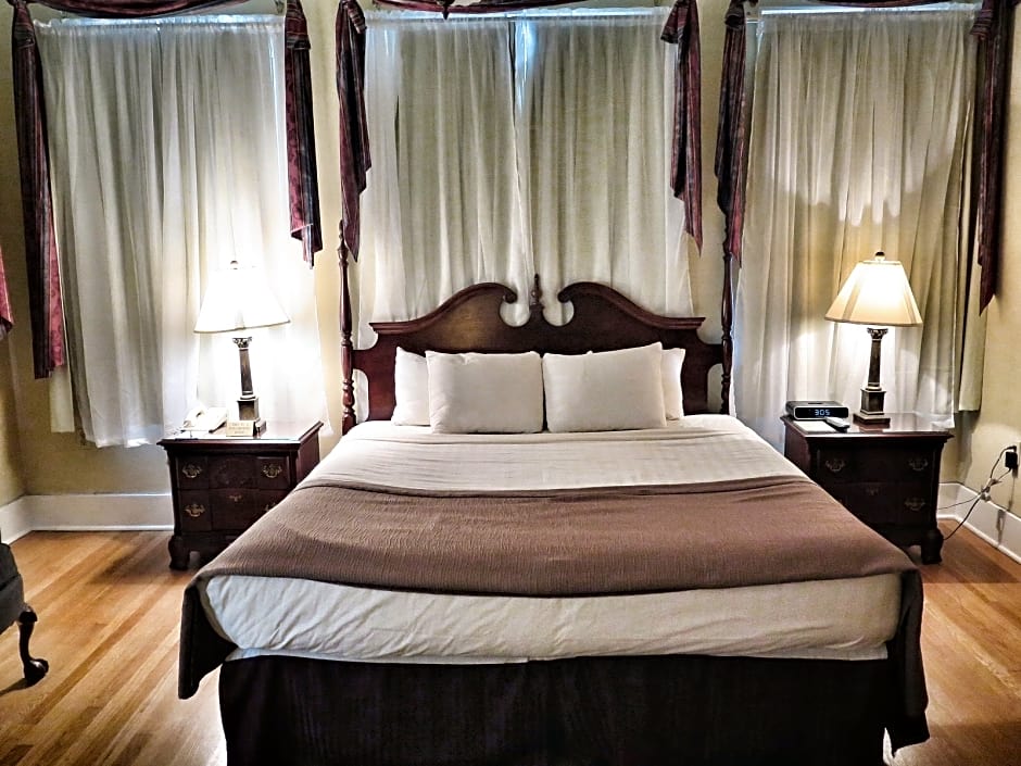 Marqueen Hotel