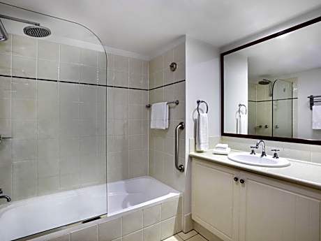 1 Bedroom Apartment City View