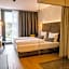 LOOM Hotel & Skybar