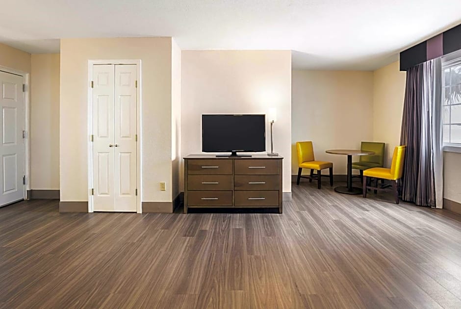 Wingate by Wyndham Galveston East Beach