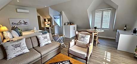 Suite with Mountain View