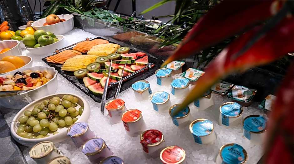 GOLDEN TULIP LYON OUEST TECHLID Hotel & Spa