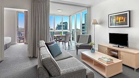 Oaks Brisbane Festival Suites
