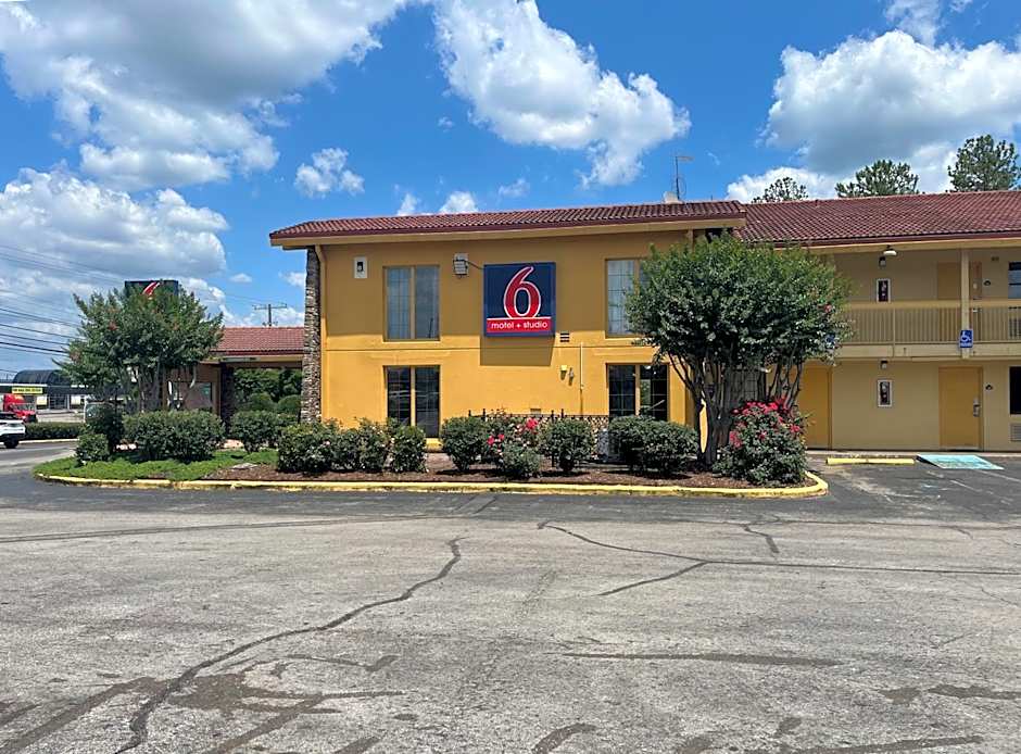 Studio 6 Huntsville, AL University Drive