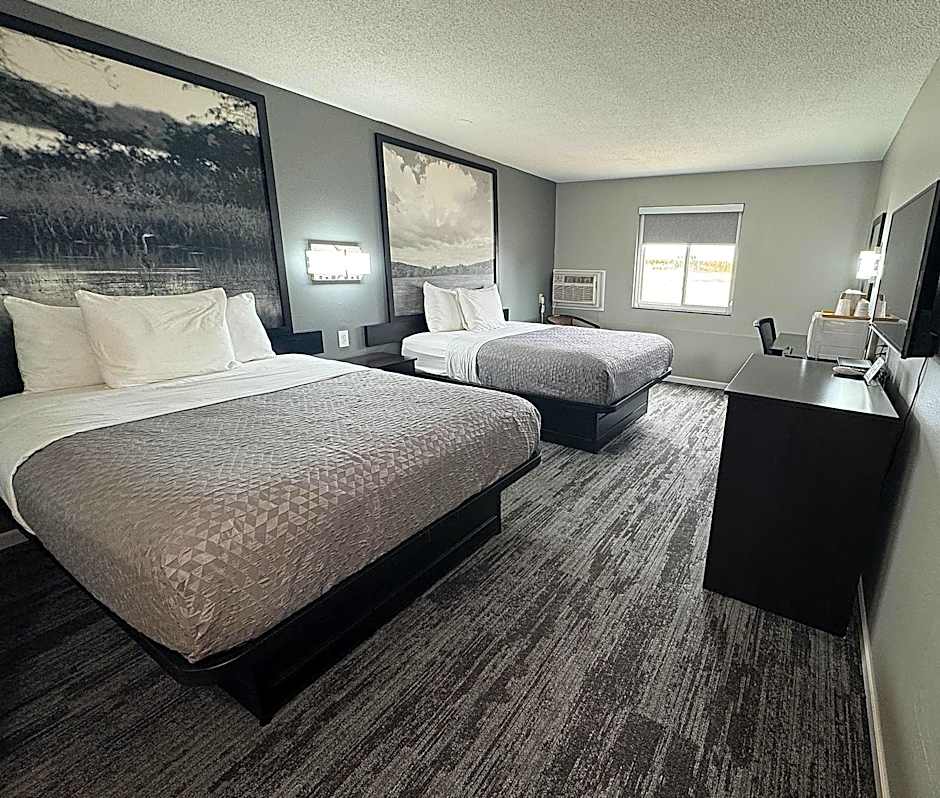 Super 8 by Wyndham Higginsville