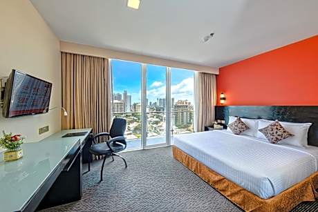 Deluxe King Room with Balcony