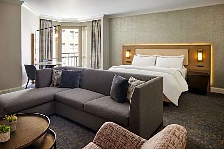 Premium King Studio Suite with Sofa Bed and Courtyard View