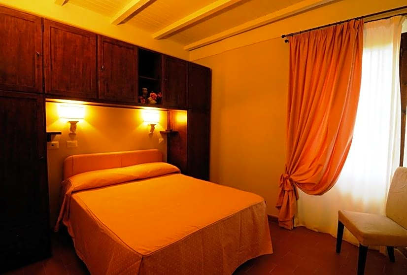 Photo 1 of 6 of 1 Double Bed or 2 Beds