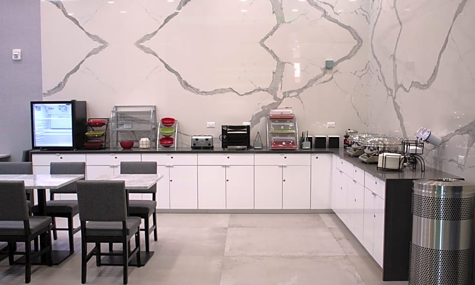 Wingate by Wyndham Long Island City