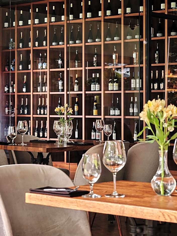 Heron Live Hotel Marina & SPA