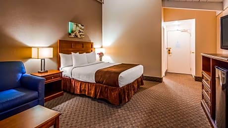 Queen Room with Sofa Bed - Waterview - Non Smoking