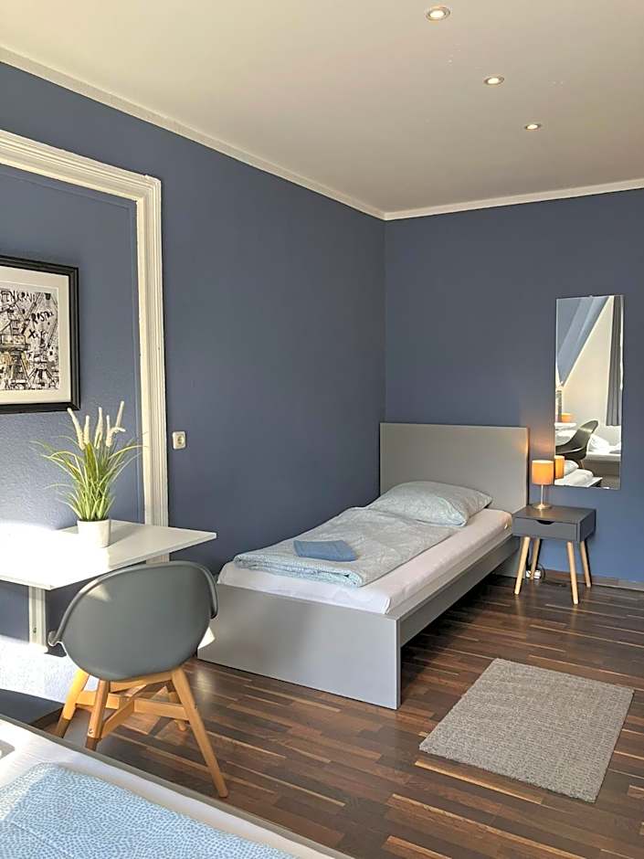 Blue Doors Hostel Altstadt