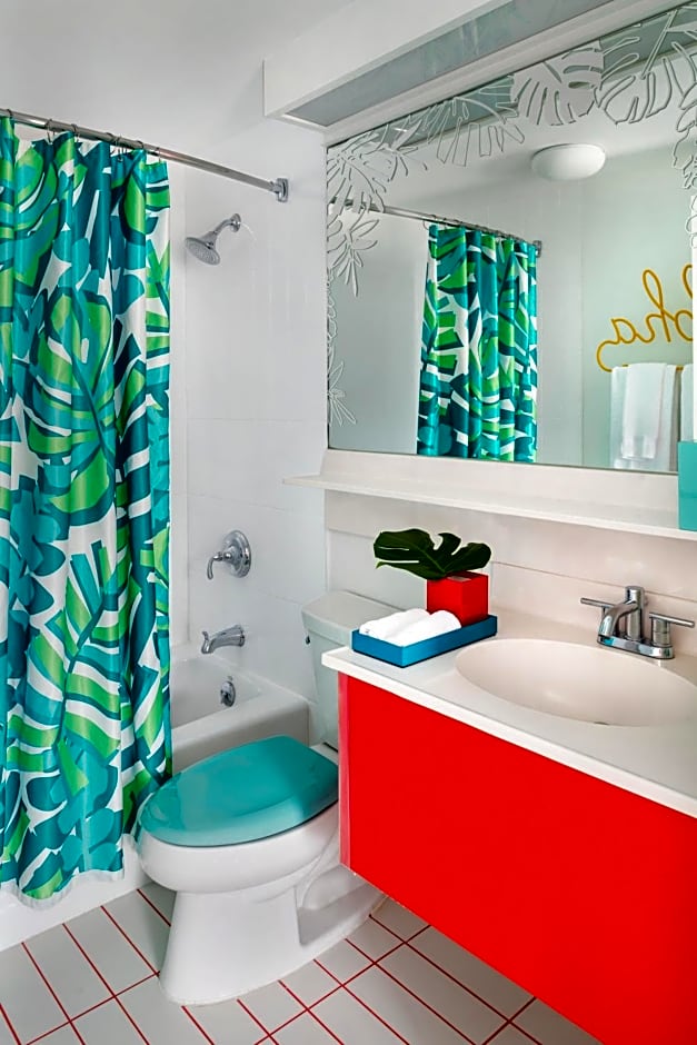 Shoreline Hotel Waikiki
