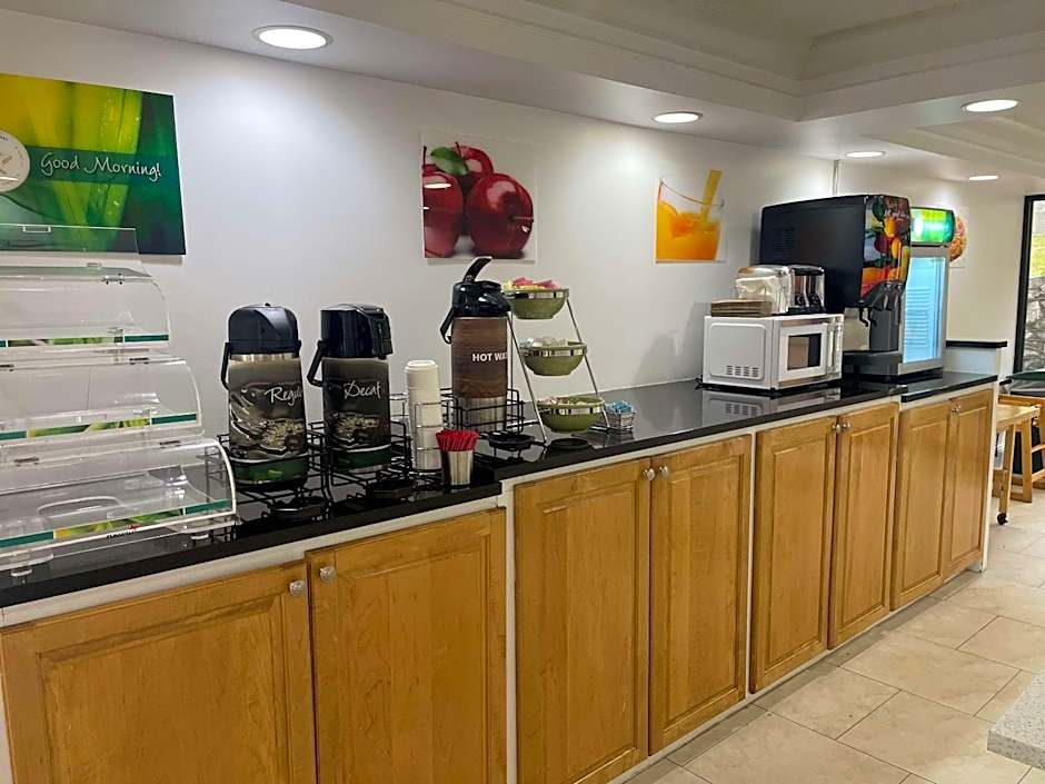 Quality Inn Dalton Central