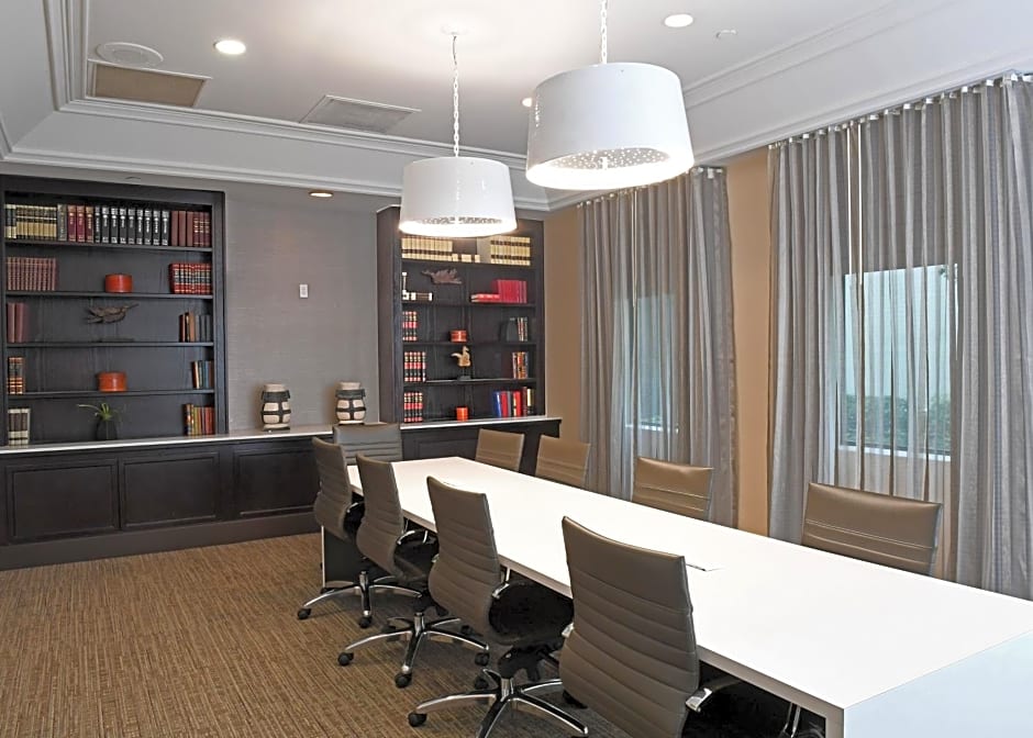 Holiday Inn Irving Las Colinas by IHG