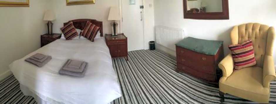 INGRAM ARMS HOTEL, HATFIELD