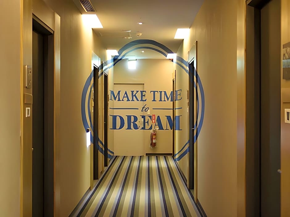 Travel Art Inn