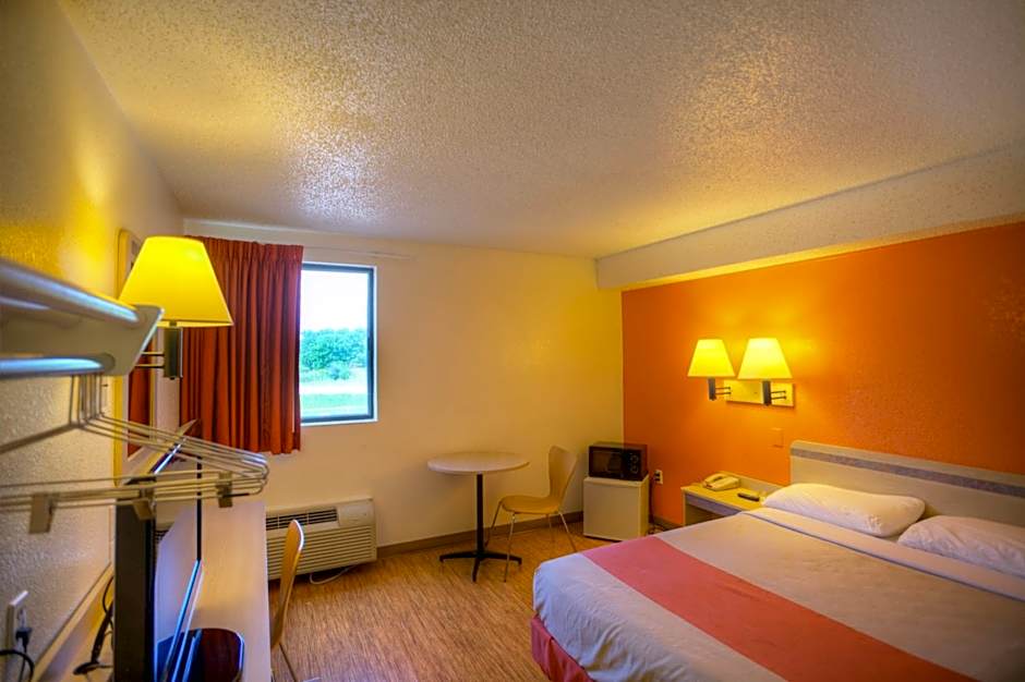 Motel 6-Council Bluffs, IA - Omaha East