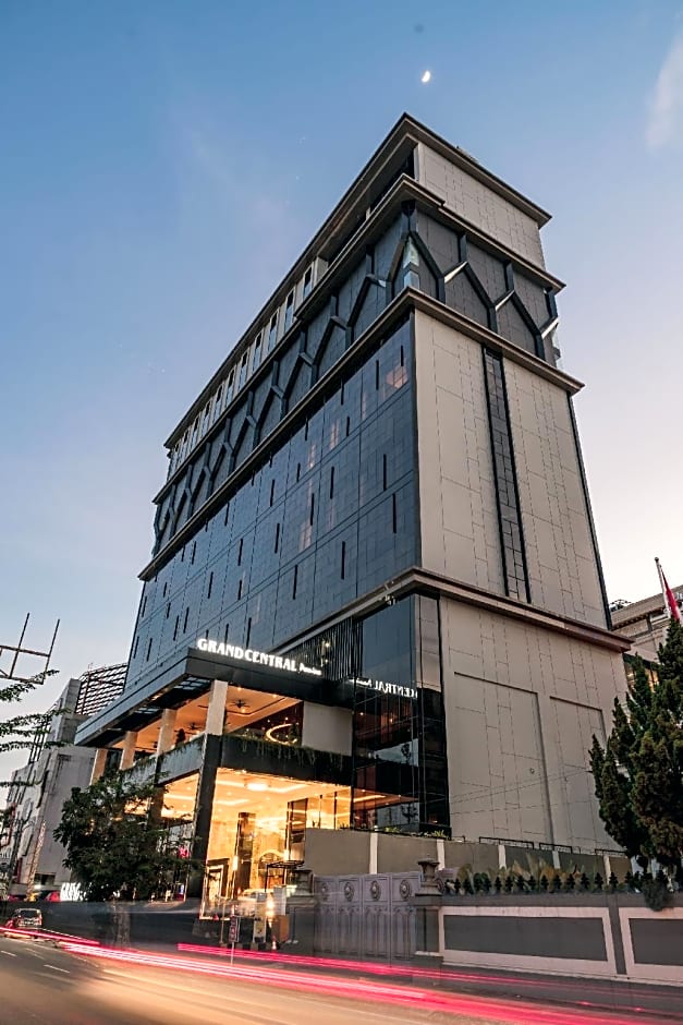 Grand Central Premier
