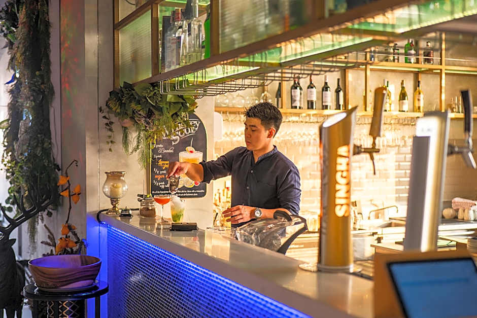 Hyatt Place Bangkok Sukhumvit 24
