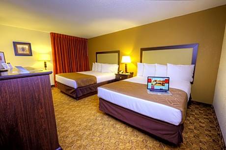 2 Queen Beds  Non-Smoking