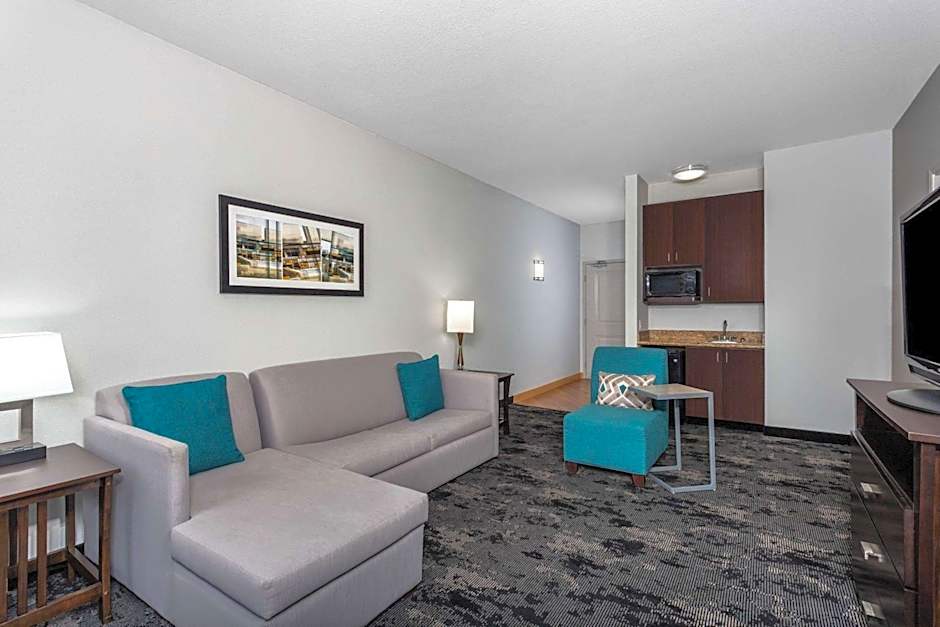 La Quinta Inn & Suites by Wyndham Columbus - Edinburgh