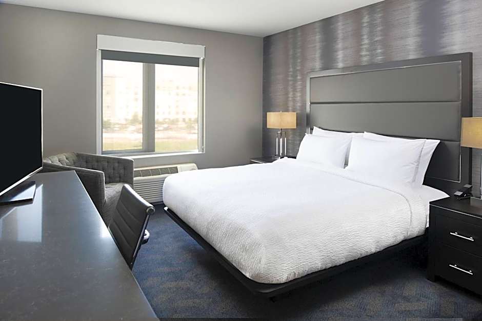 Photo 1 of 8 of 1 King Bed Guestroom