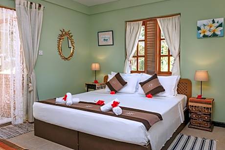 Cinnamon double en-suite bedroom