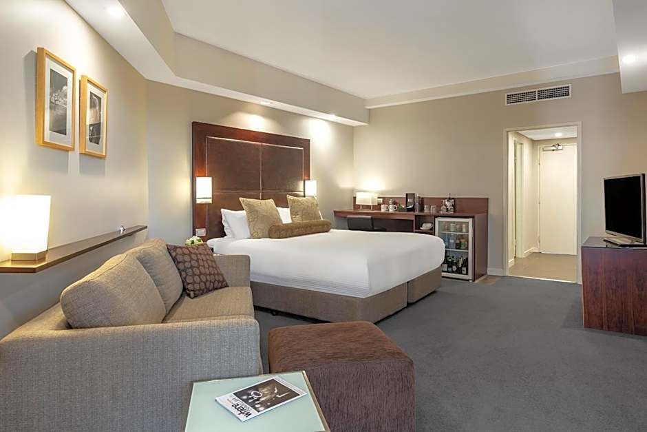 Amora Hotel Riverwalk