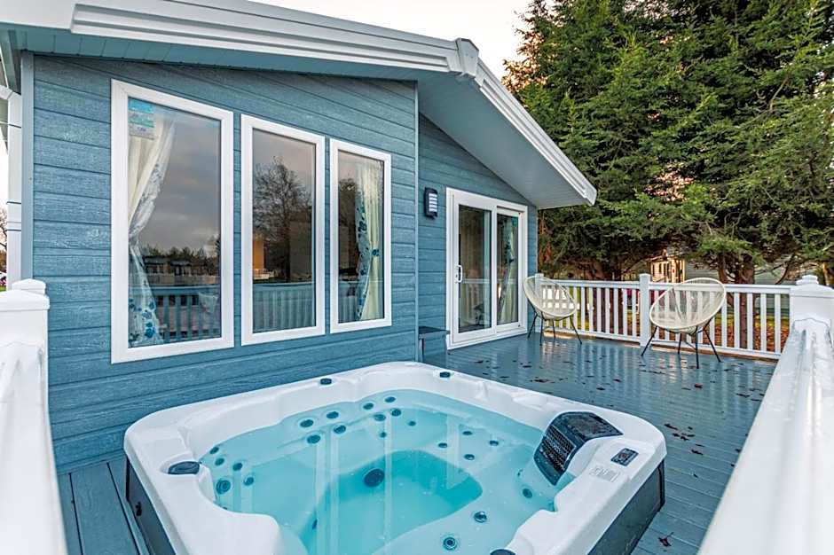 The Haven Lodge with Hot Tub