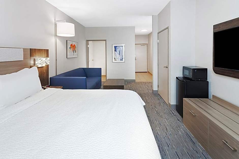 Holiday Inn Express & Suites Carmel North  Westfield By IHG