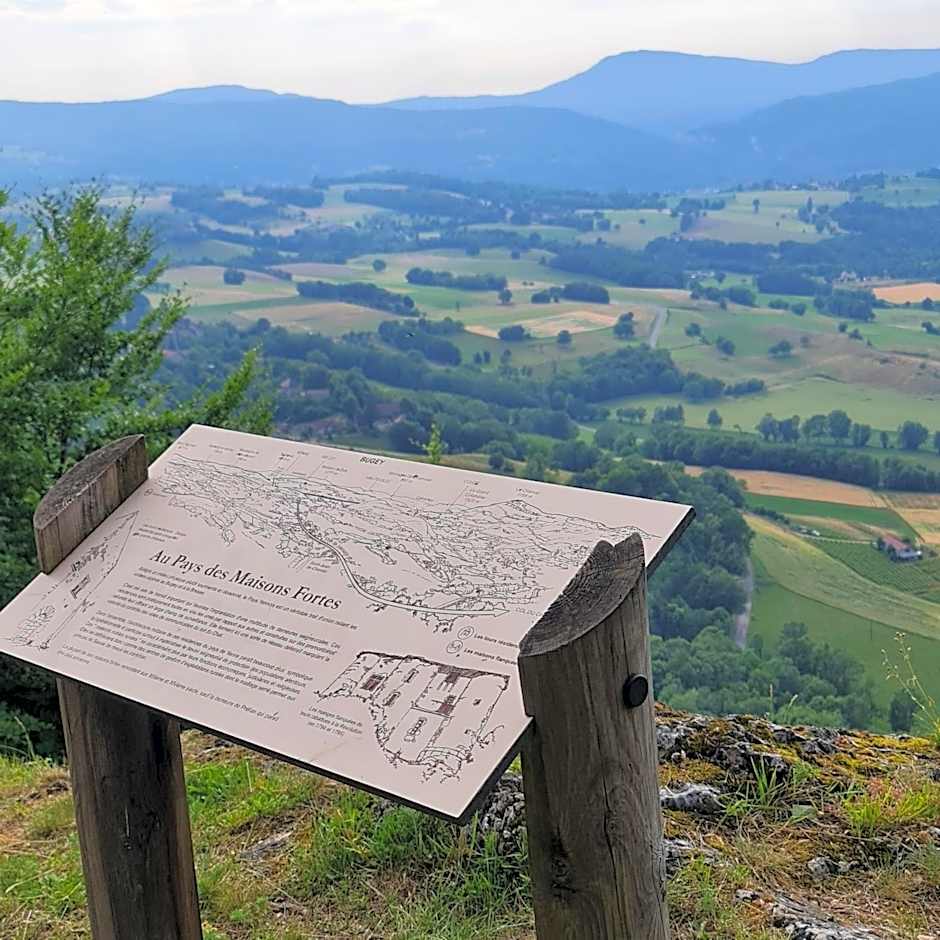 LA SOURCE Jacquet depuis 1954 Hôtel et Studio