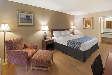 King Room - Non-Smoking