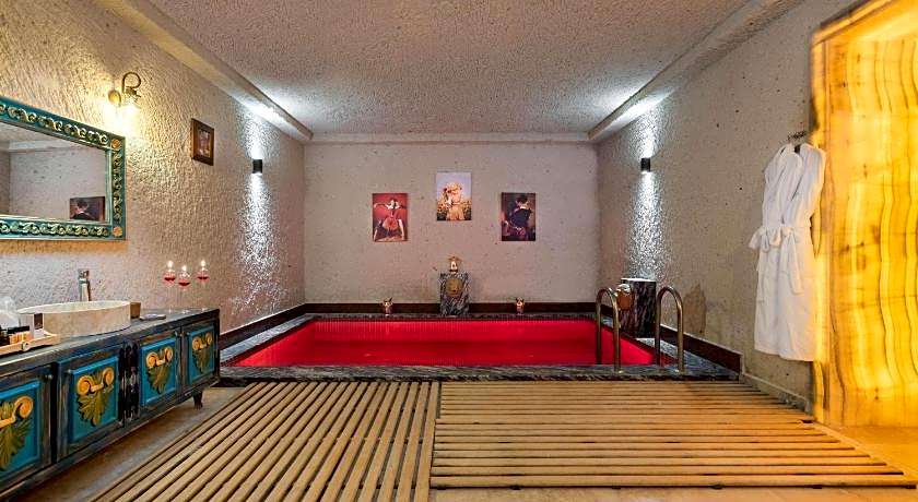 Acer Cave Hotel