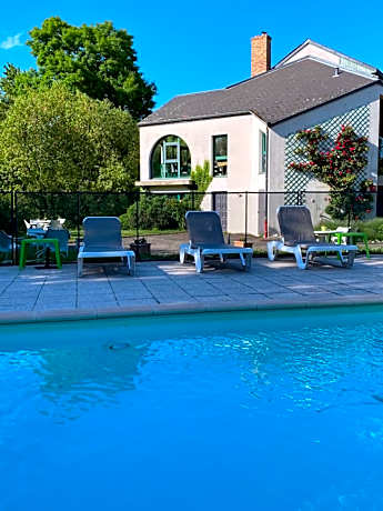 Golf Hotel Colvert - Piscine extérieure et Room Service