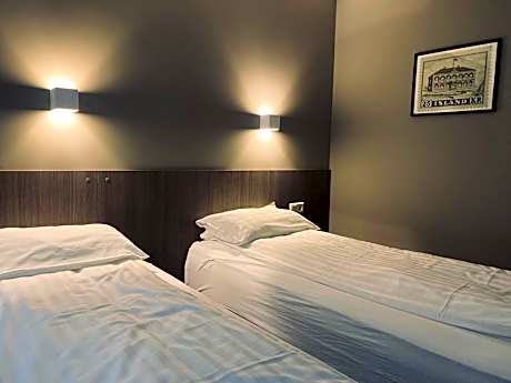 Twin Room with Private Bathroom