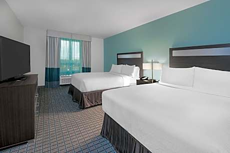 Queen Suite with Hearing Accessibility - Non-Smoking