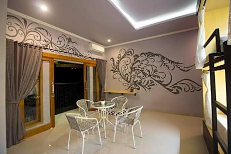 Bed in 6-Bed Mixed Dormitory Room