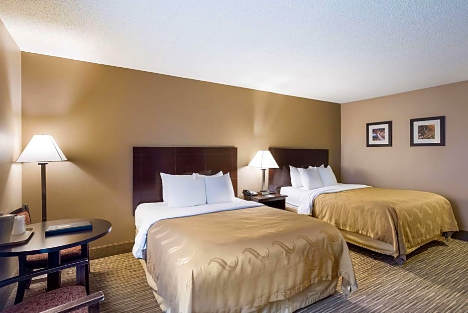 Quality Inn I-70 Near Kansas Speedway