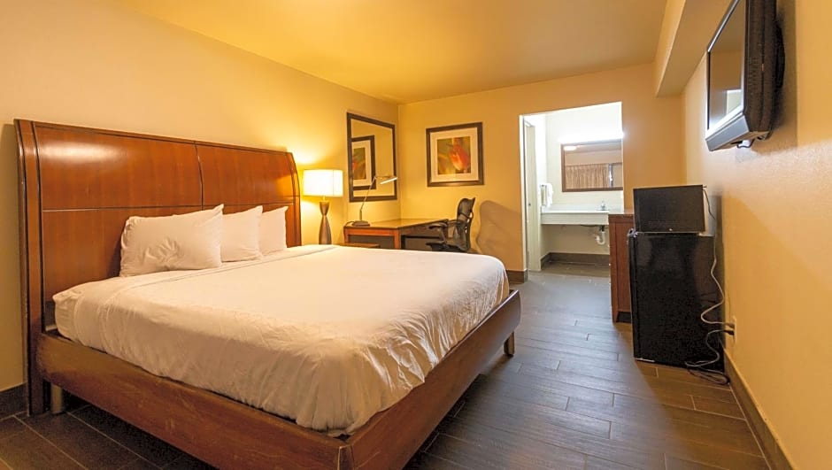 Magnuson Extended Stay and Suites Airport Hotel