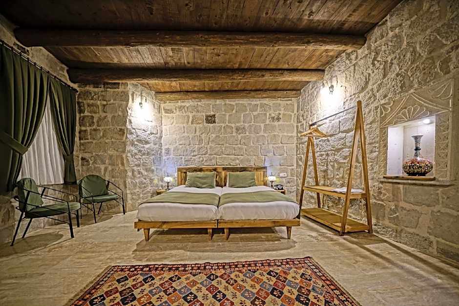 Vigneron Cave Hotel