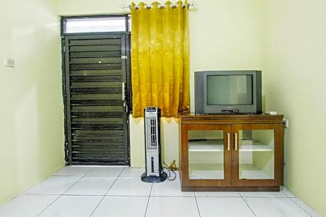 OYO Life 91606 Nadin Guest House Syariah