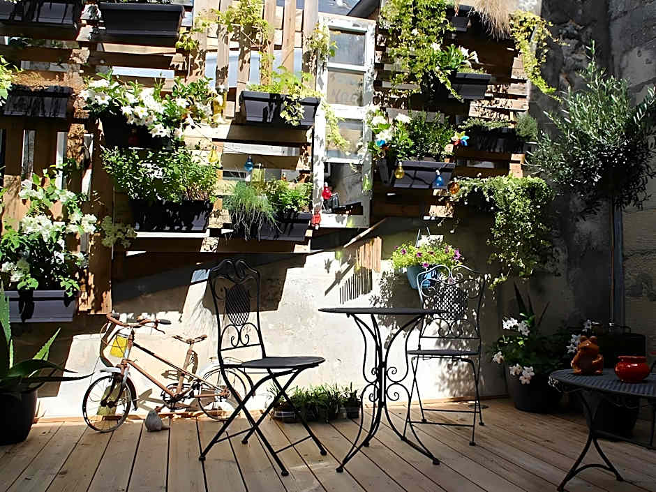 Une Chambre en Ville