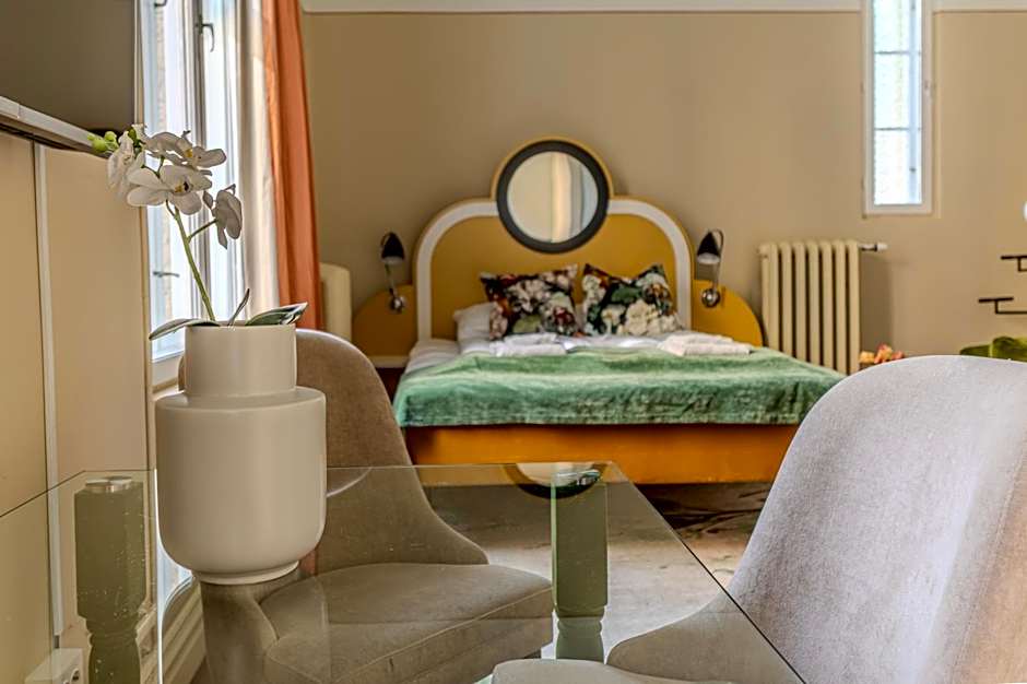 The Apartments Company - The Sweet