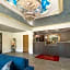 Econo Lodge Inn & Suites