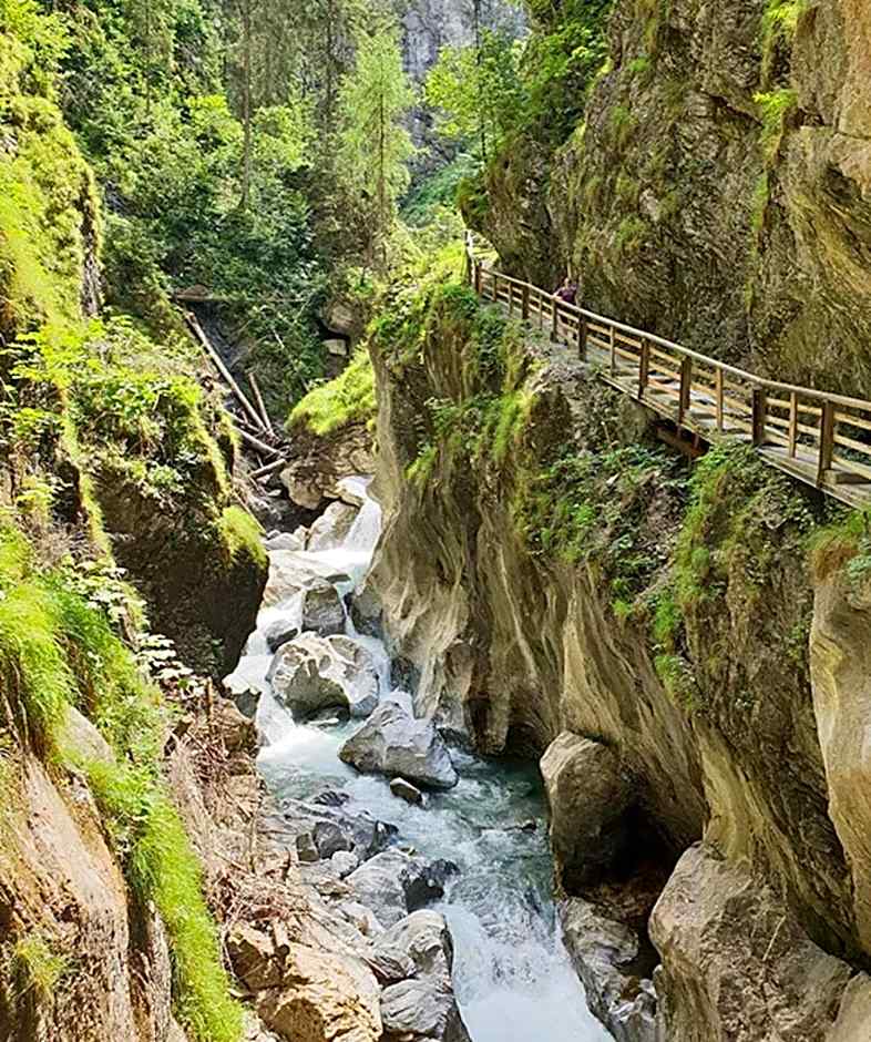Der Burgblick-Adults Only 24 H Self Check In