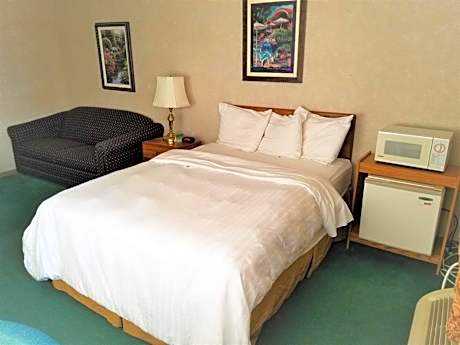 Standard Queen Room