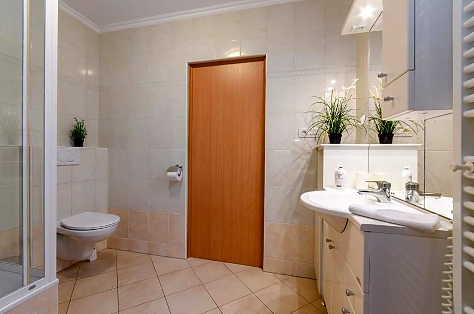 Seaside Guesthouse by JR City Apartments