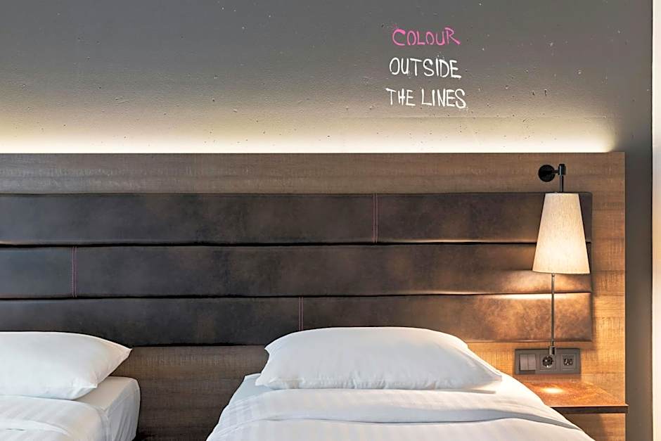 Moxy by Marriott Frankfurt East