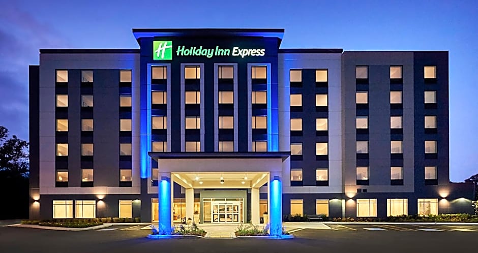 Holiday Inn Express Sarnia - Point Edward By IHG